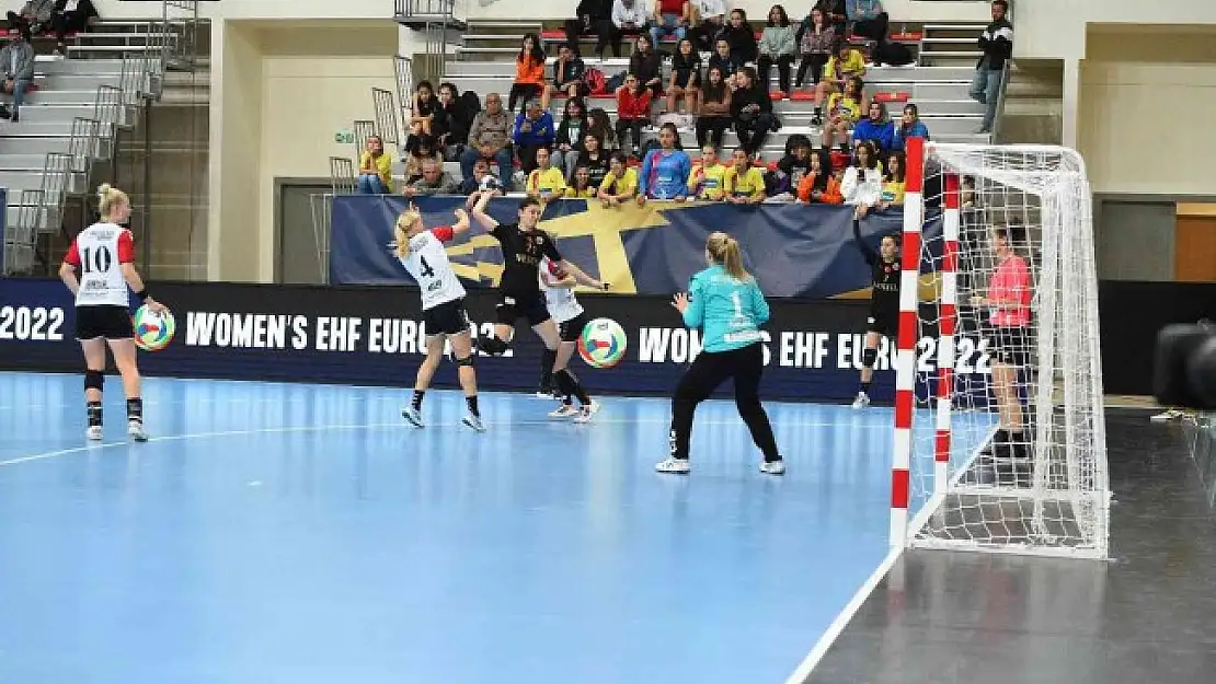 EHF Şampiyonlar Ligi maçı için Fransa'ya gitti