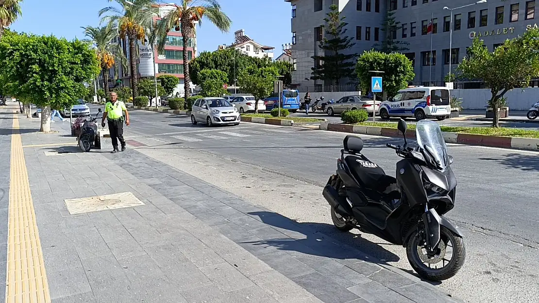 Elektrikli bisiklet ile motosiklet çarpıştı