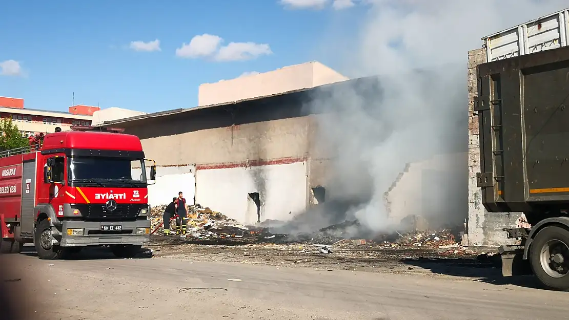 Eski sanayi sitesinde çıkan yangın paniğe neden oldu