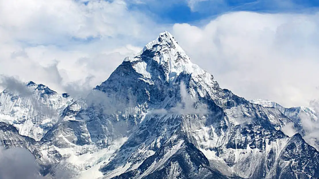 Everest'e rekor için tırmanacak