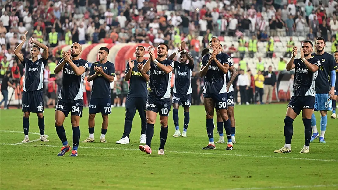 Fenerbahçe, UEFA Avrupa Ligi'nde Manchester United'ı konuk edecek