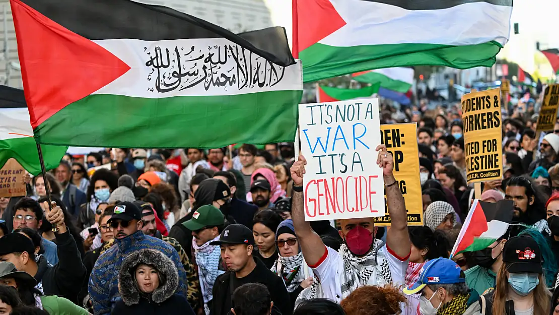 Filistin destekçileri San Francisco'da İsrail'in saldırılarını protesto etti