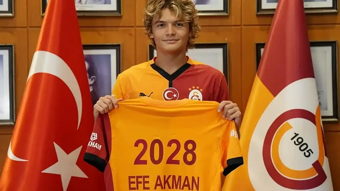 Galatasaray, Efe Akman'ı profesyonel sözleşmeyle bağladı