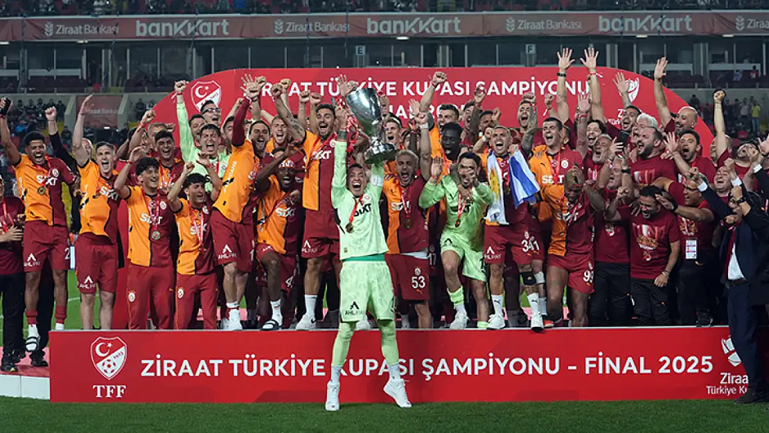 Galatasaray, Trabzonspor'u 3-0'la geçip Ziraat Türkiye Kupası'nı kazandı!