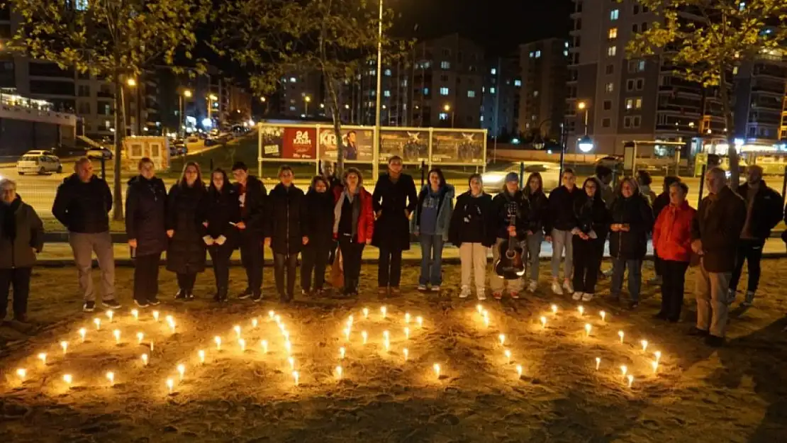 Gazze'de hayatını kaybeden çocukların anısına o ilde mumlar yakıldı!