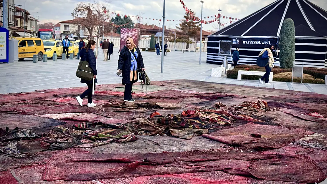 Gazze'deki yıkıma Mevlana Meydanı'ndan sessiz bir mesaj