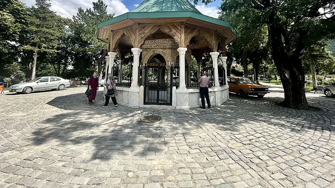 Güldürürken düşündüren Nasreddin Hoca anılıyor