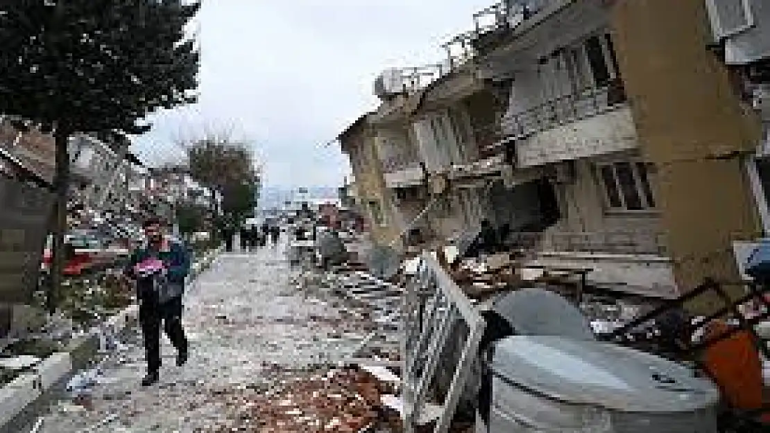 Hatay'da enkaz kaldırma çalışmaları devam ediyor