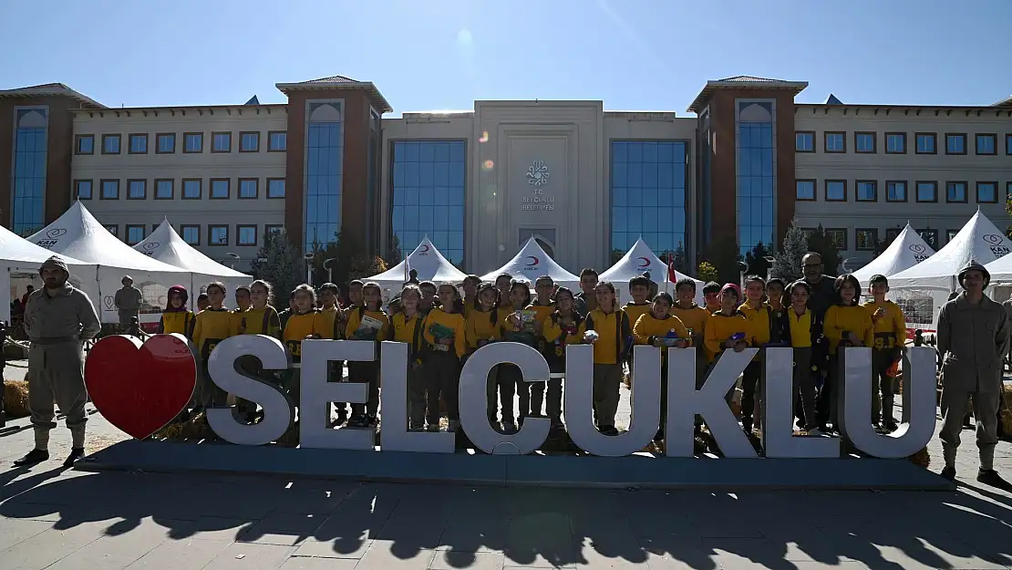 Hilal-İ Ahmer Sergisi ve kan bağışı etkinliğine yoğun ilgi