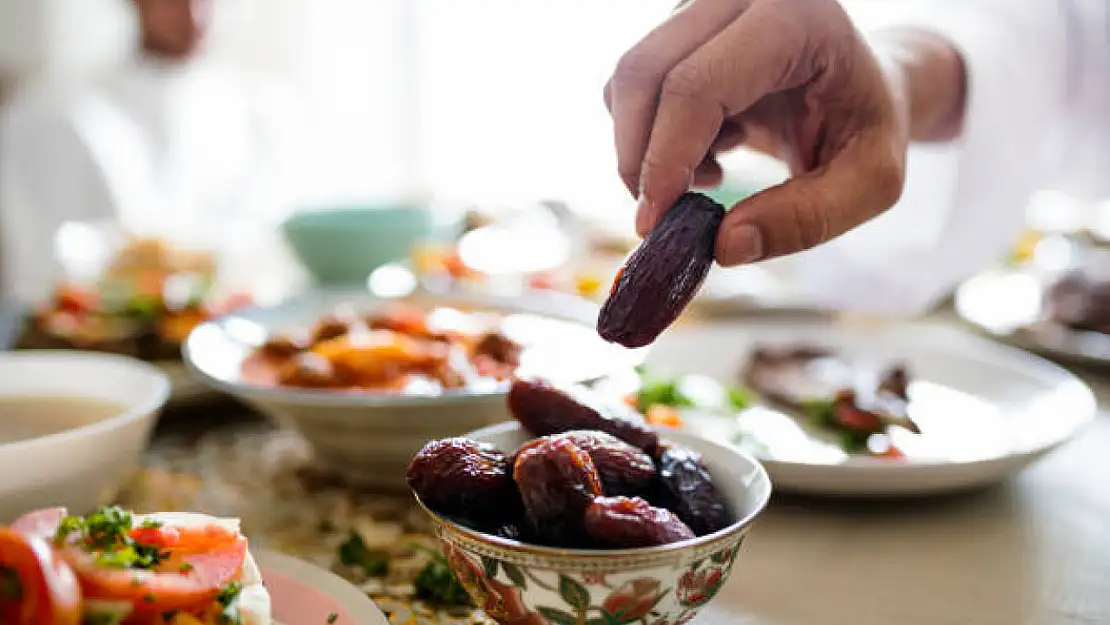 İftar saat kaçta, ne kadar kaldı? Akşam ezanı saat kaçta okunacak? 14 Mart Perşembe Konya iftar saati