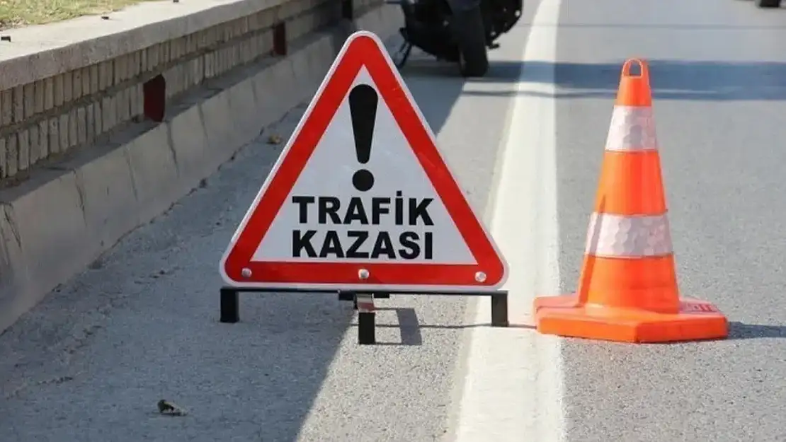 İki otomobil çarpıştı: 1 kişi hayatını kaybetti, 1 kişi yaralandı