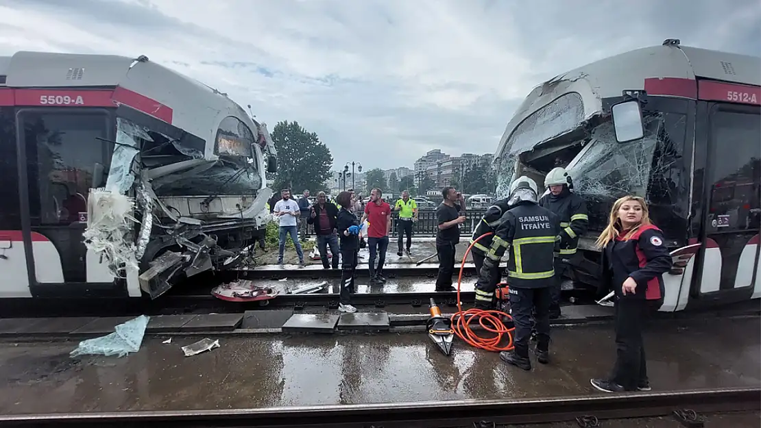 İki Tramvay kafa kafaya çarpıştı! Çok sayıda yaralı var