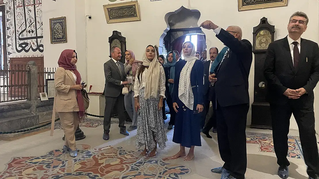 İlham Aliyev'in eşi Mihriban Aliyeva Mevlana Müzesi'ni ziyaret etti