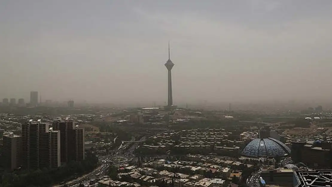 İran'da hava kirliliği nedeniyle eğitime verilen ara uzatıldı