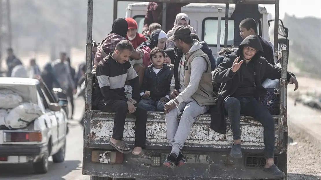 İsrail'in Gazze saldırılarıyla birlikte zorunlu göç devam ediyor