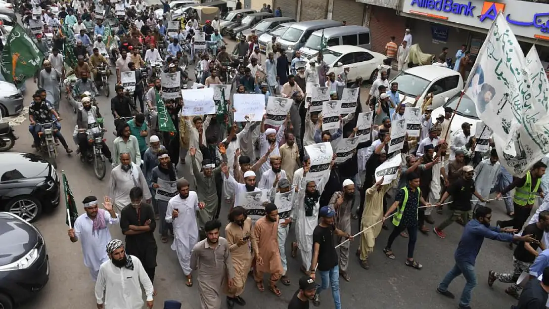 İsveç'teki Kur'an-ı Kerim'e saldırı Pakistan'da protesto edildi