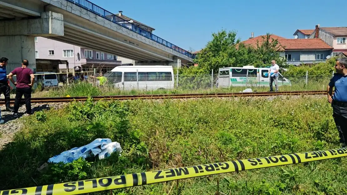 Kadına yük treni çarptı. Olay yerinde hayatını kaybetti