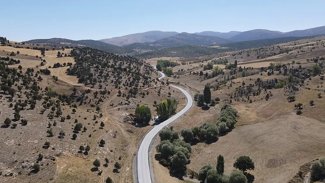 Kadınhanı'na 51,6 km mahalle yol hizmeti