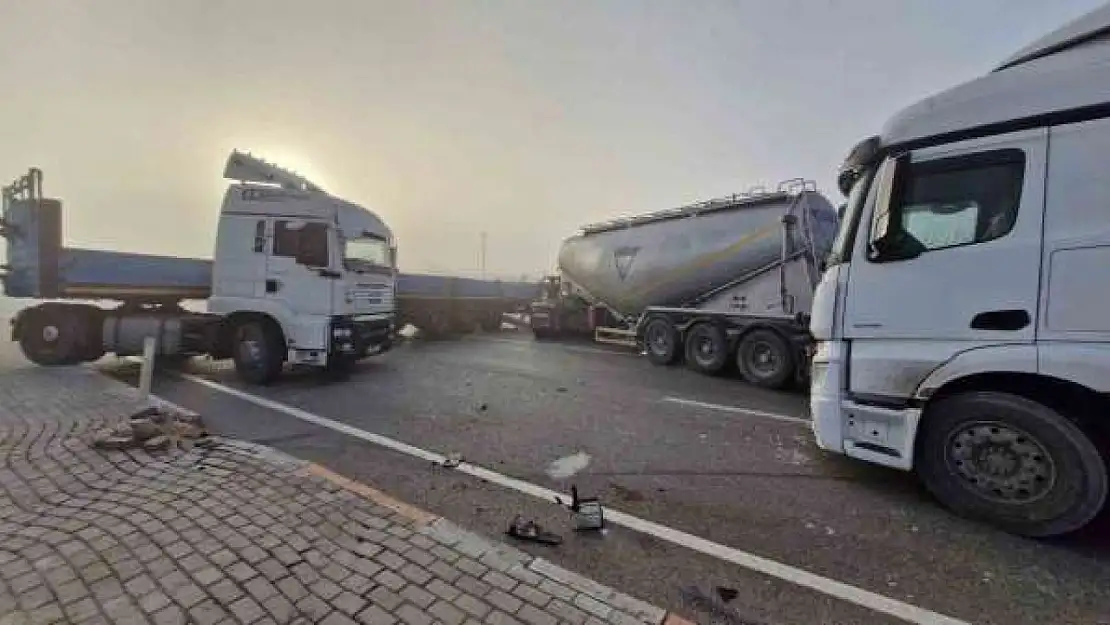 Karaman'da zincirleme trafik kazası meydana geldi