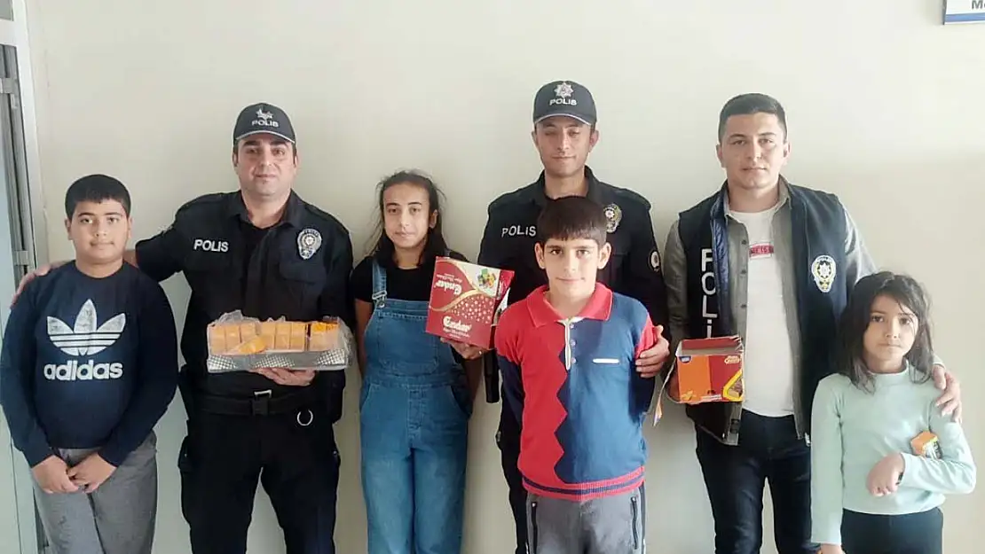 Karapınar'da polislerden depremzedelere bayram ziyareti