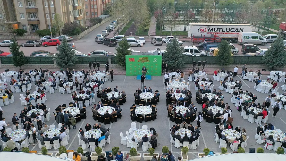 Karatay Belediyesi ailesi iftarda bir araya geldi