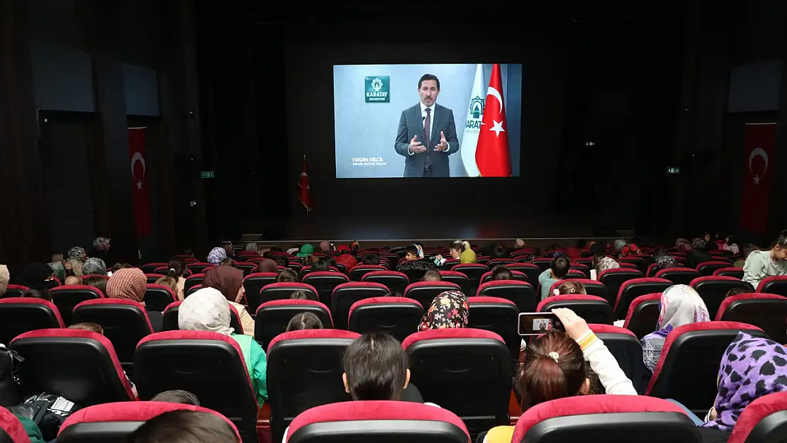 Karatay Belediyesi'nin Aile ile Film Zamanı Etkinliğine Büyük İlgi