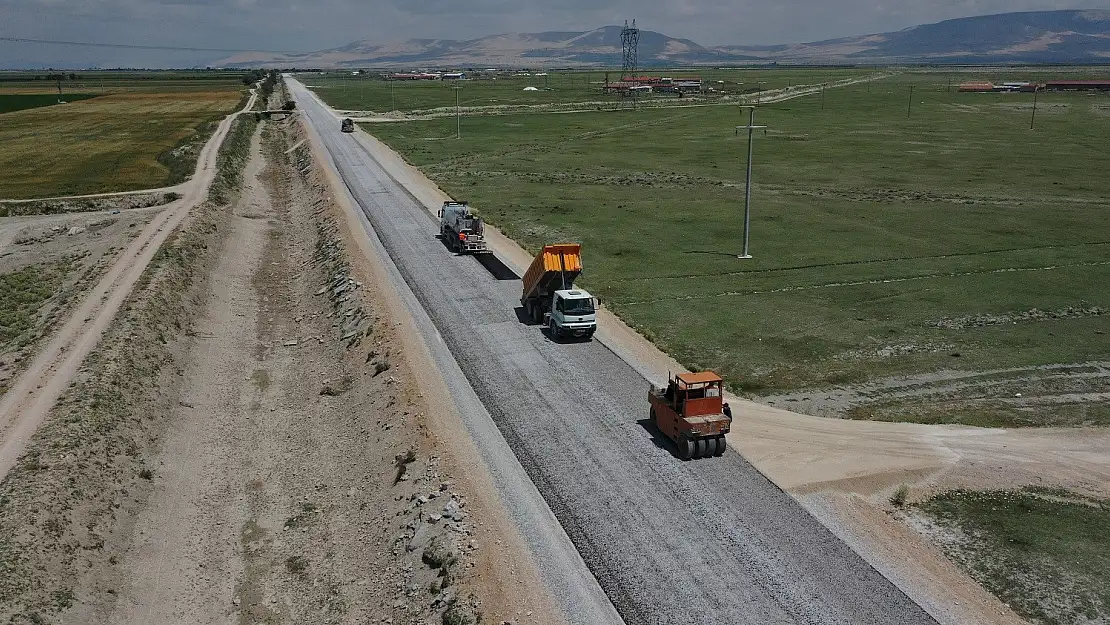 Karatay'da yol çalışmaları devam ediyor