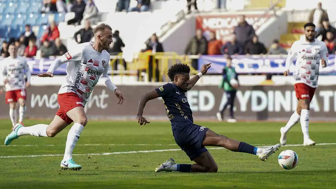 Kasımpaşa İlk Yarıyı Gaziantep FK Karşısında Önde Tamamladı