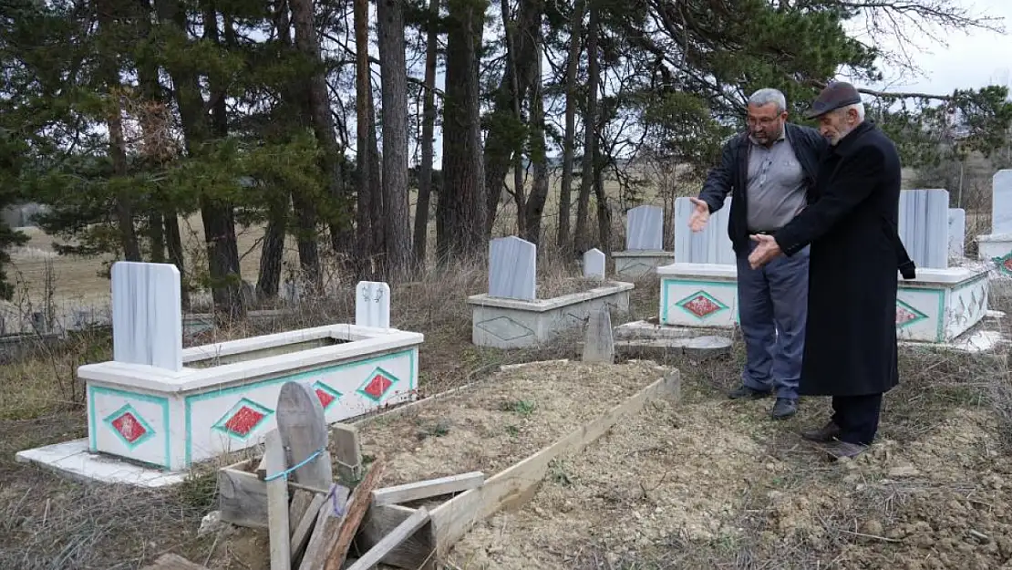 Kış uykusuna yatamayan ayılar, mezarları kazmaya başladı