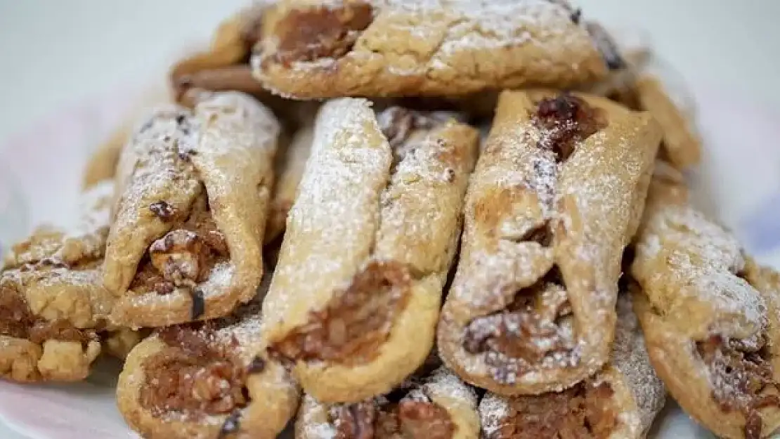 Kıyır kıyır elmalı kurabiye tarifi lezzetli ve kolay elmalı kurabiye nasıl yapılır?