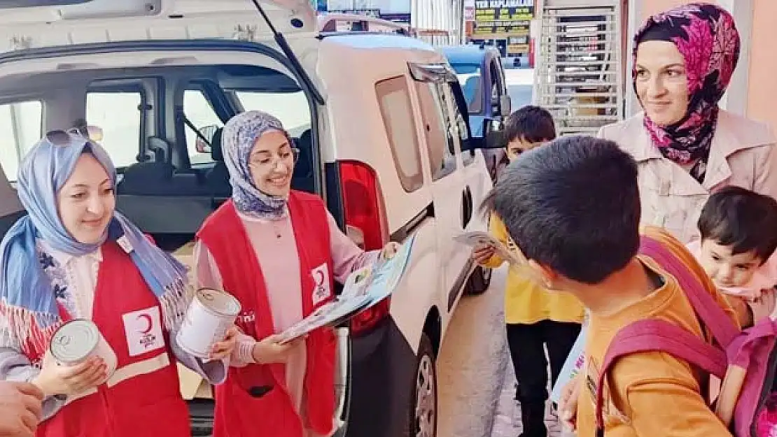 Kızılay Karatay Şubesi Öğrencilerin Yanında