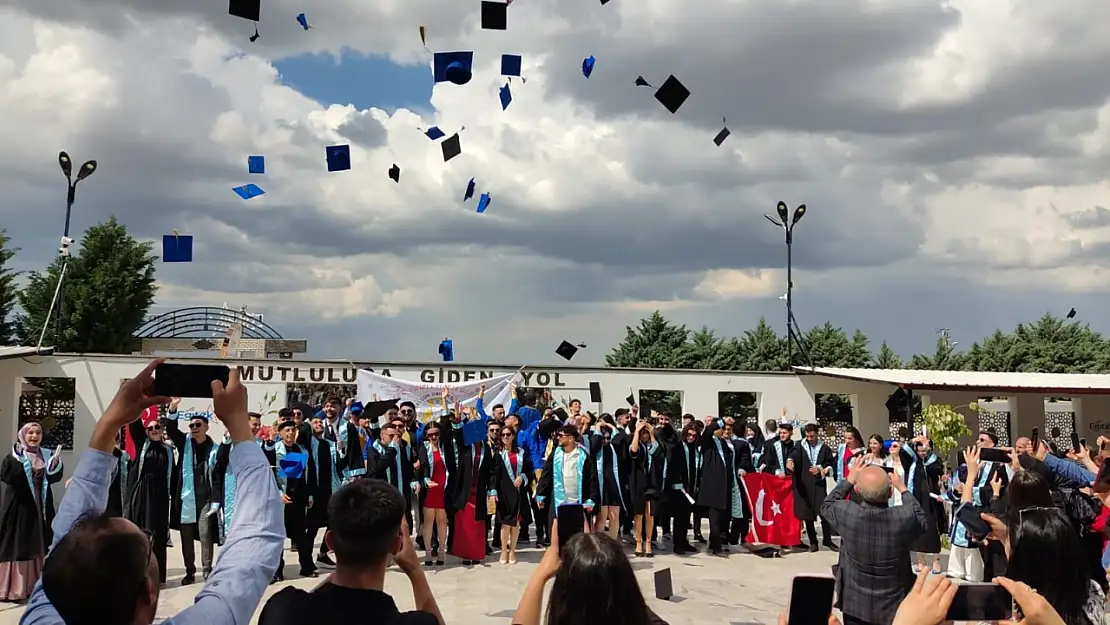 Konya'da mezuniyet heyecanı yaşandı
