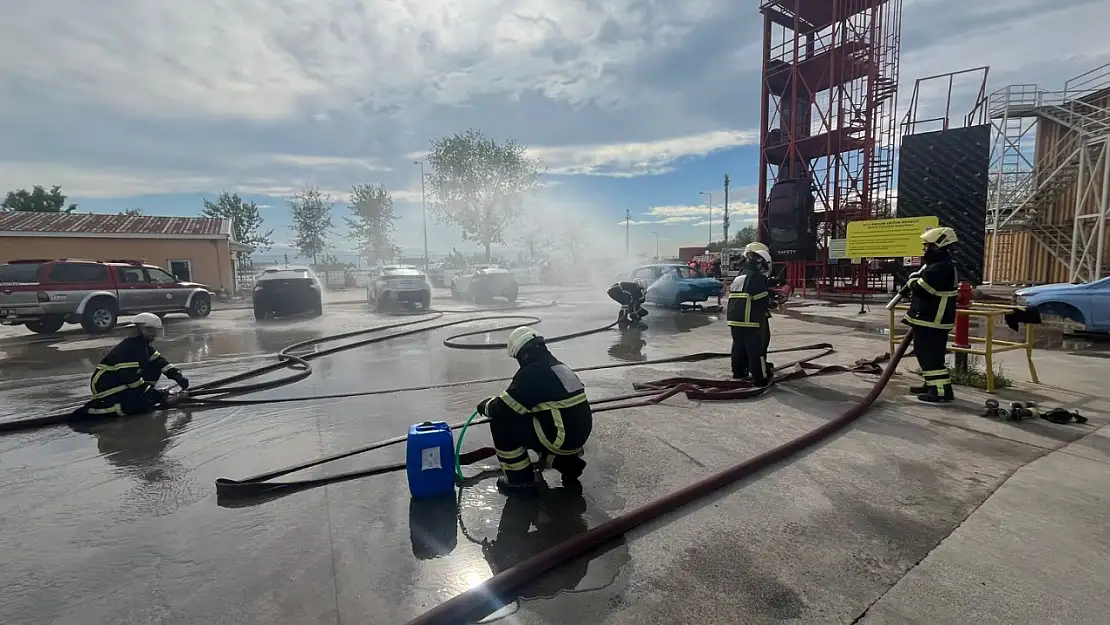 Konya Büyükşehir Belediyesi gönüllü itfaiyeci projesi başladı