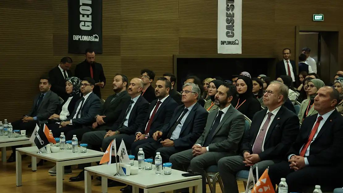 Konya Büyükşehir'den diplomasi 360 programı