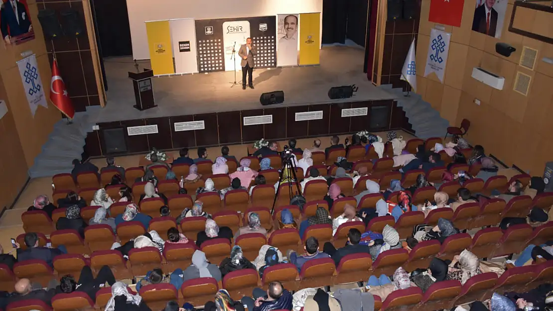 Konya Büyükşehir'den manevi dokunuş: 'En sevgiliye şiir dinletisi'