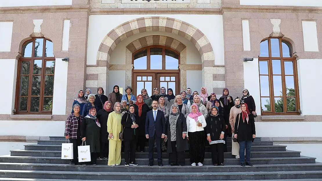 Konya Büyükşehir 'Dünya Kadın Çiftçiler Günü'nde Kadın Çiftçileri Buluşturdu