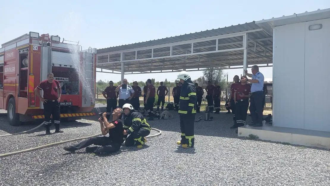 Konya Büyükşehir İtfaiyesi KKTC Genel Kuvvetler Komutanlığı İtfaiye personeline eğitim verdi