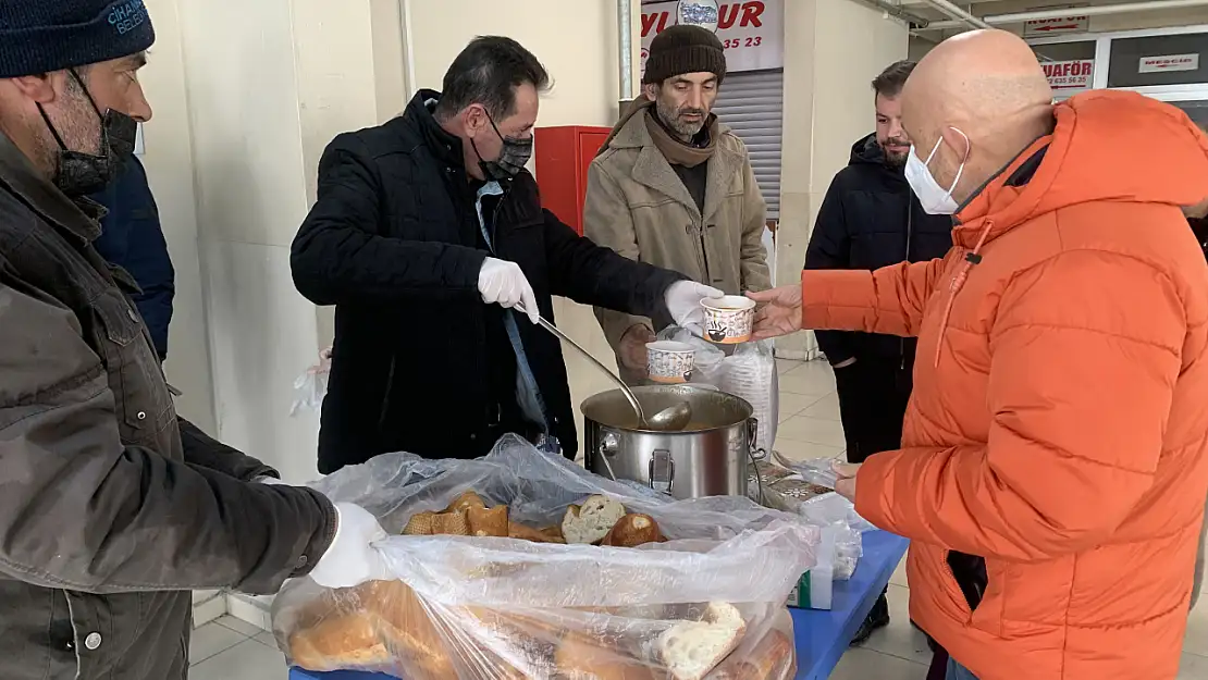 Konya çıkışında mahsur kalan yolcular unutulmadı