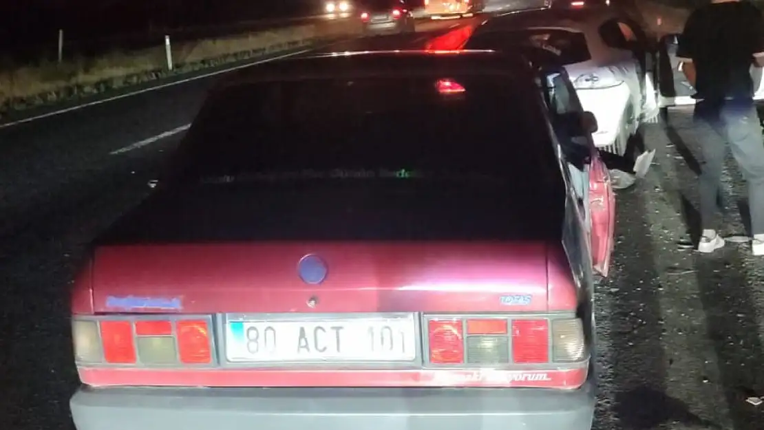 Konya'da 2 otomobil çarpıştı: 2 kişi yaralandı