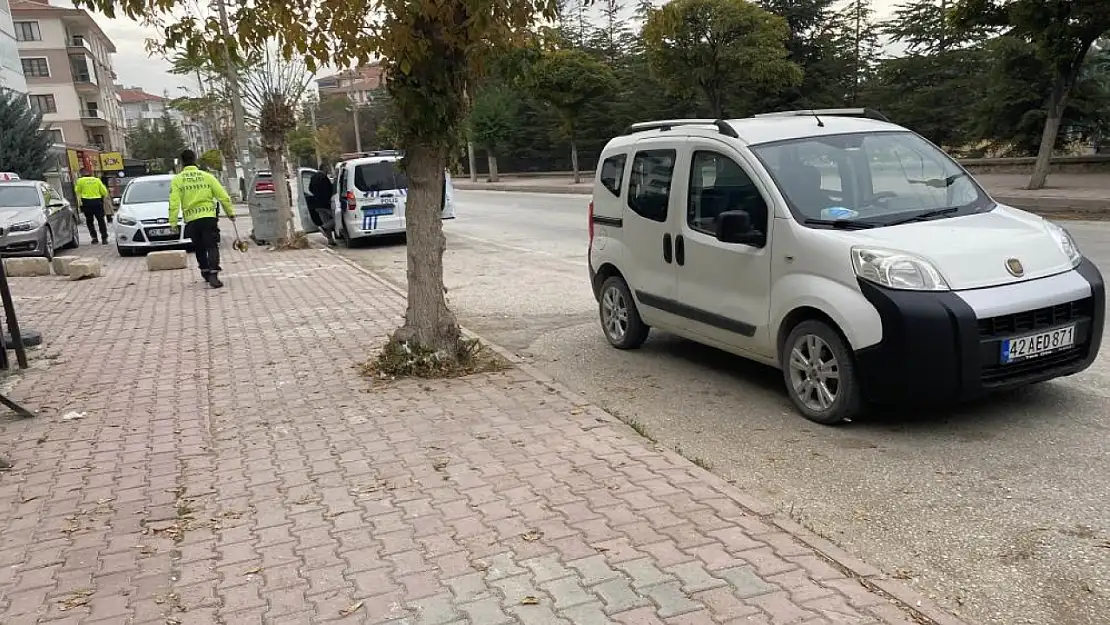 Konya'da annesinden elinden kurtulan çocuk yola fırladı! Aracın çarptığı çocuk yaralandı!..