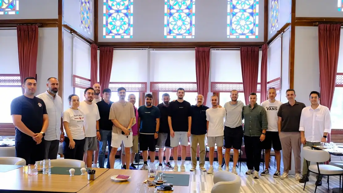 Konya'da Basketbol için güç birliği: Antrenörler ortak gelecek için buluştu