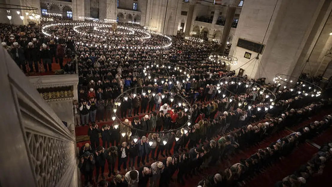 Konya'da bayram namazı saat kaçta kılınacak? 2024 Ramazan Bayram namazı saati kaçta? Konya bayram namazı saati!