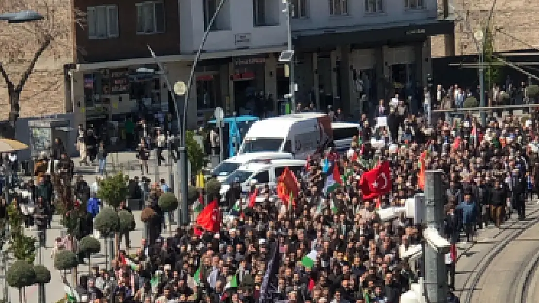 Konya'da binlerce kişi İsrail'in saldırılarını protesto etti!