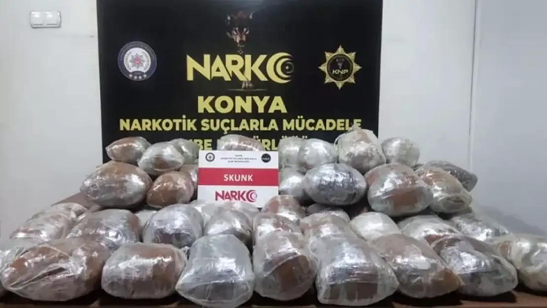 Konya'da bir araçta 5 kilo 75 gram skunk yakalandı!