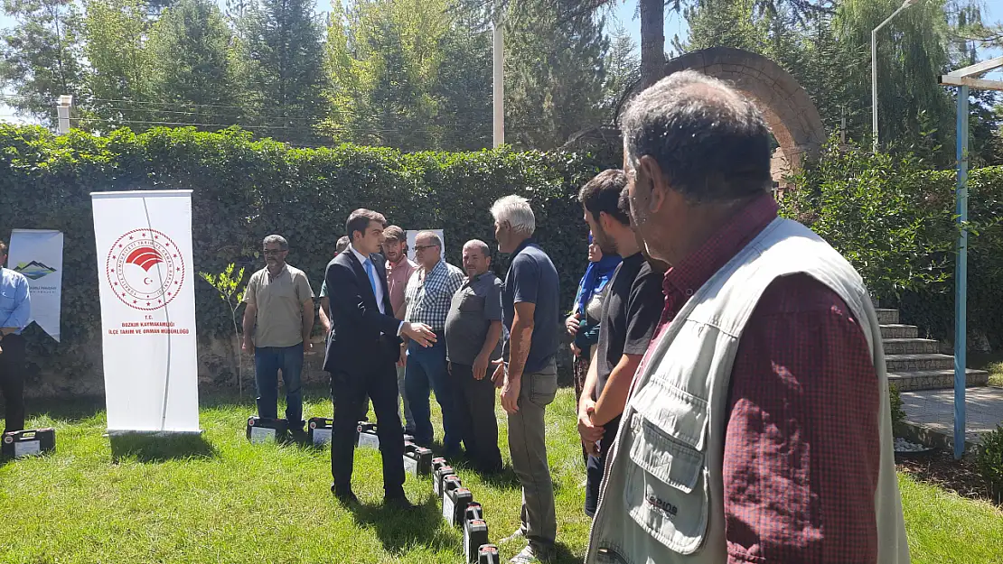 Konya'da budama eğitimi alan kursiyerlere  budama makası ve sertifika verildi!