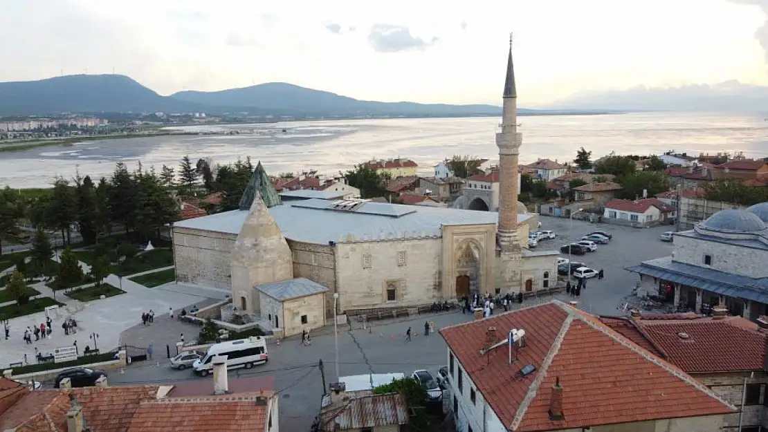 Konya'da bulunan camiye ziyaretçi akını! Kaç kişi ziyaret etti?