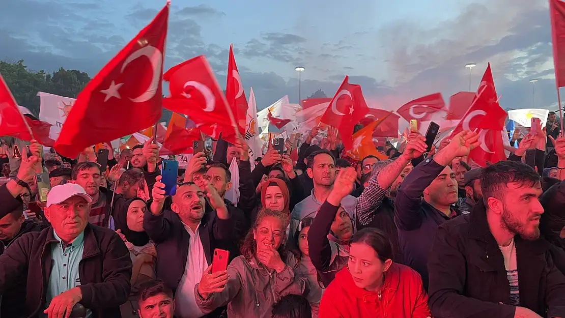 Konya seçim zaferini kutluyor