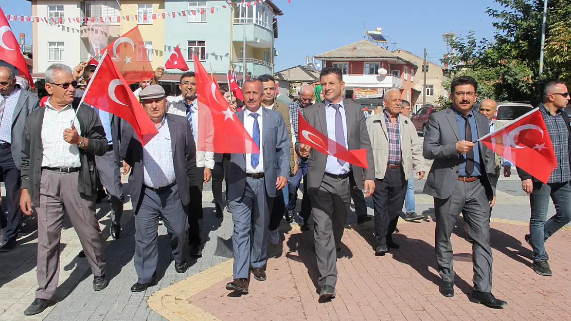 Konya'da Cumhuriyetin 100. yılı dolayısıyla yürüyüş düzenlendi