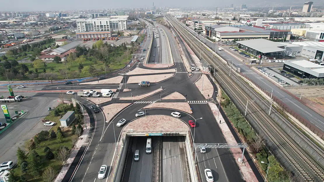 Konya'da Demir Yolu Caddesi'nde trafiği rahatlatacak düzenleme tamamlandı