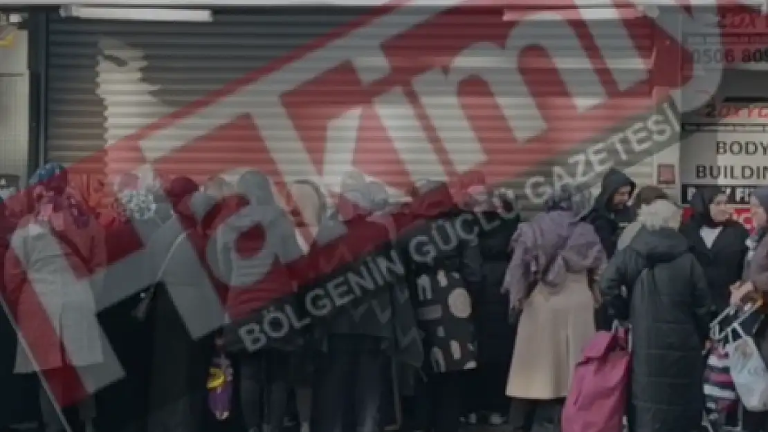 Konya'da dondurucu soğukta indirim mesaisi: Vatandaşlar saatlerce açılışı bekledi!